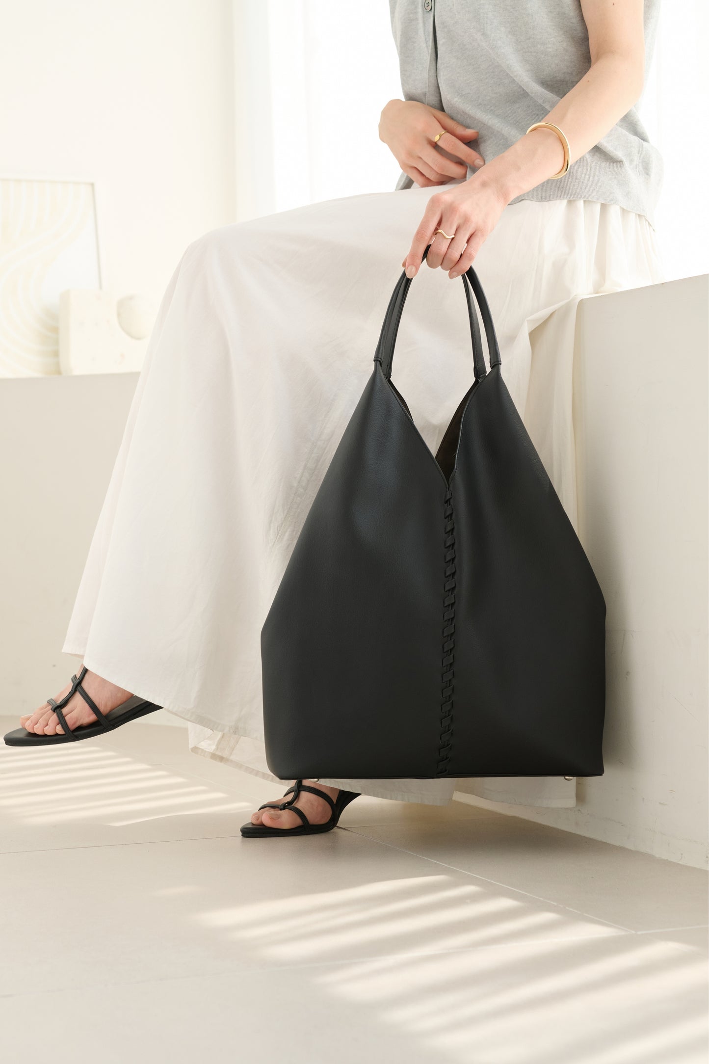 Grape Vine Tote Bag