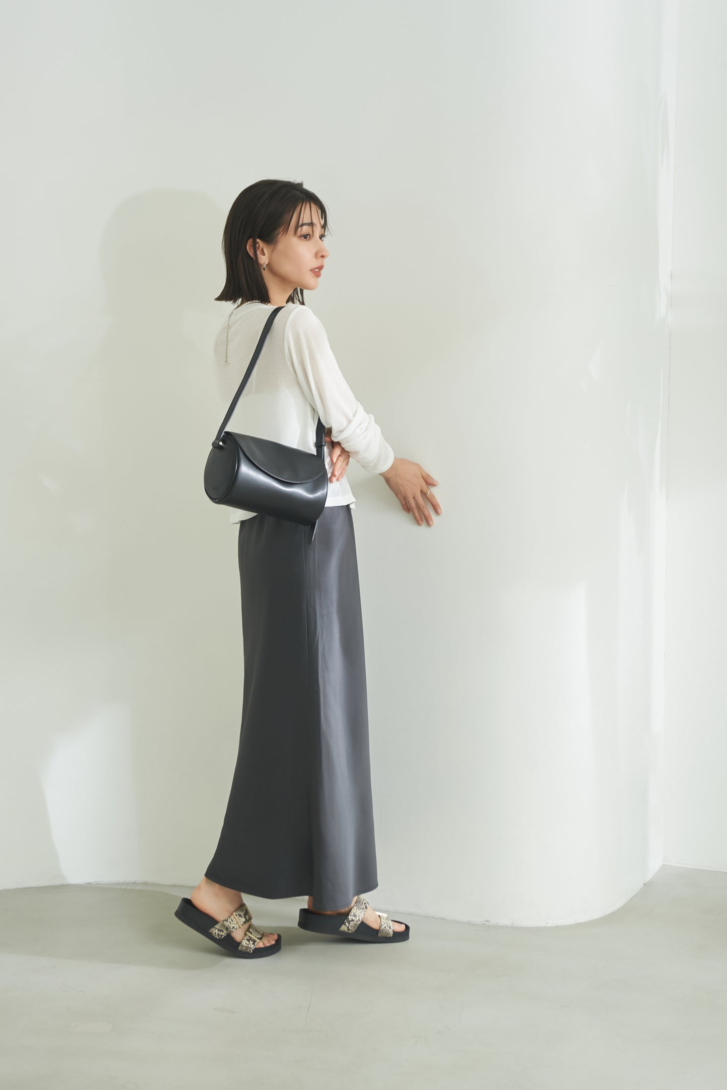 Apple 2Way Half-moon Bag