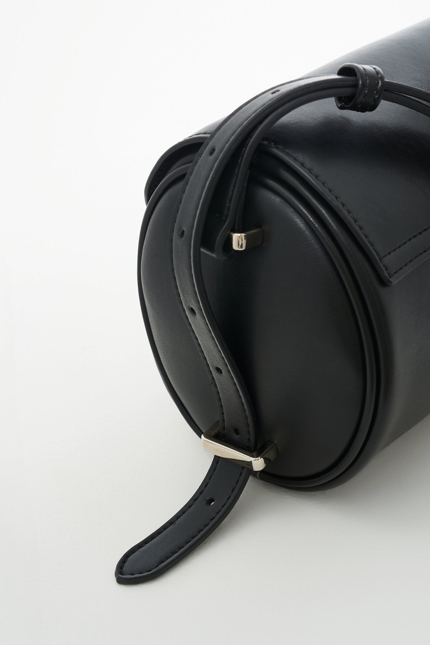 Apple 2Way Half-moon Bag