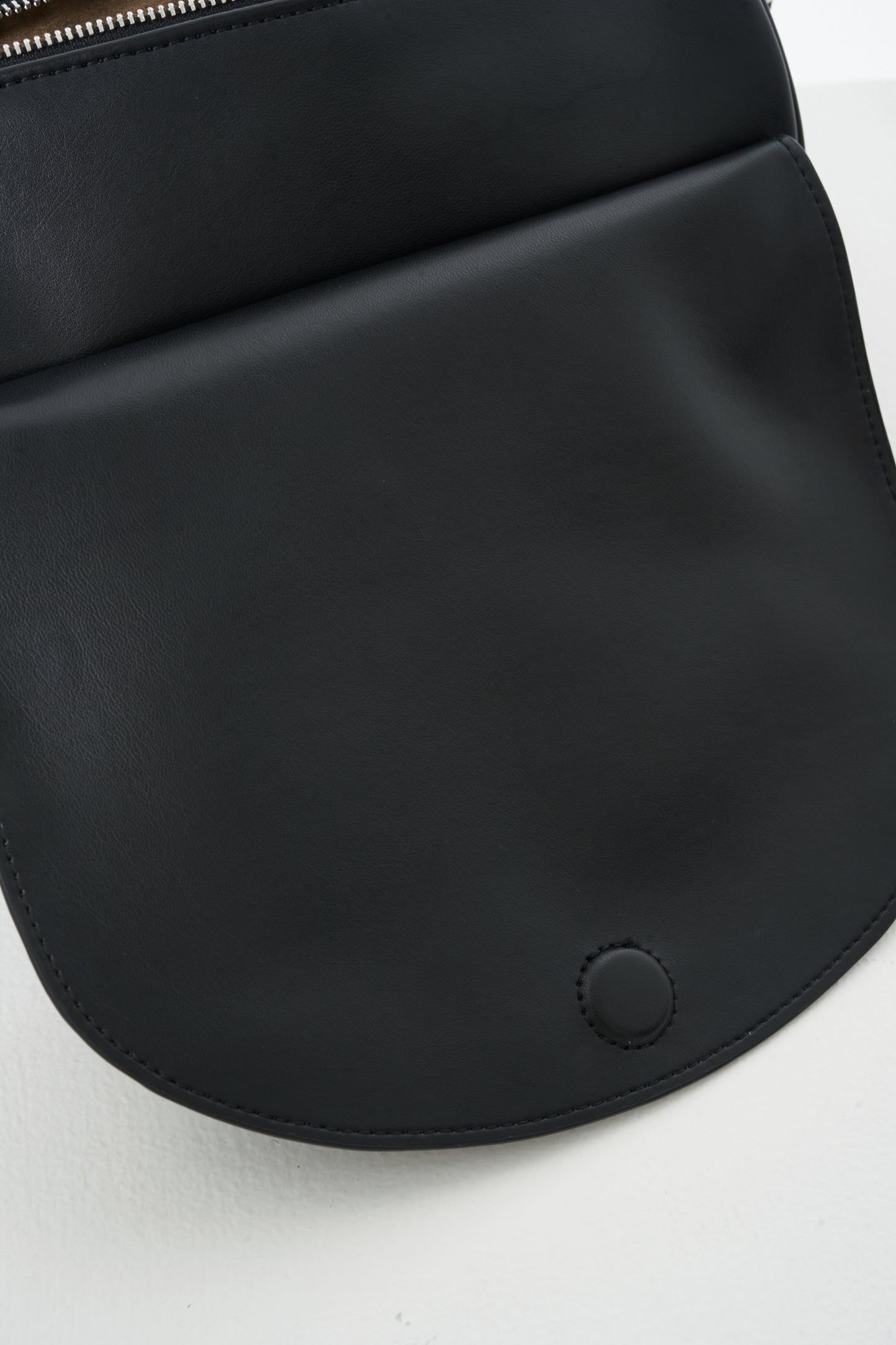 Apple 2Way Half-moon Bag