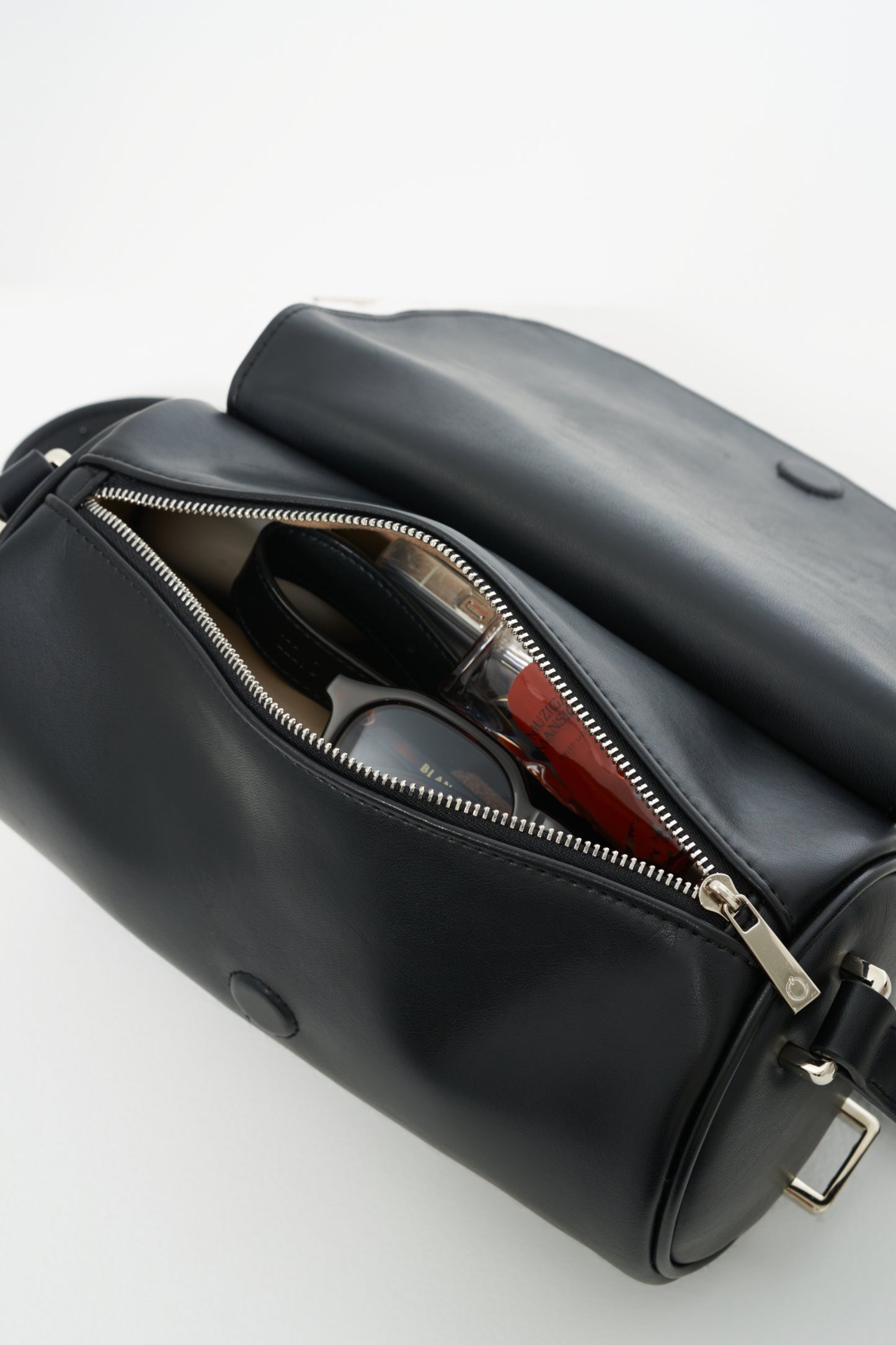 Apple 2Way Half-moon Bag