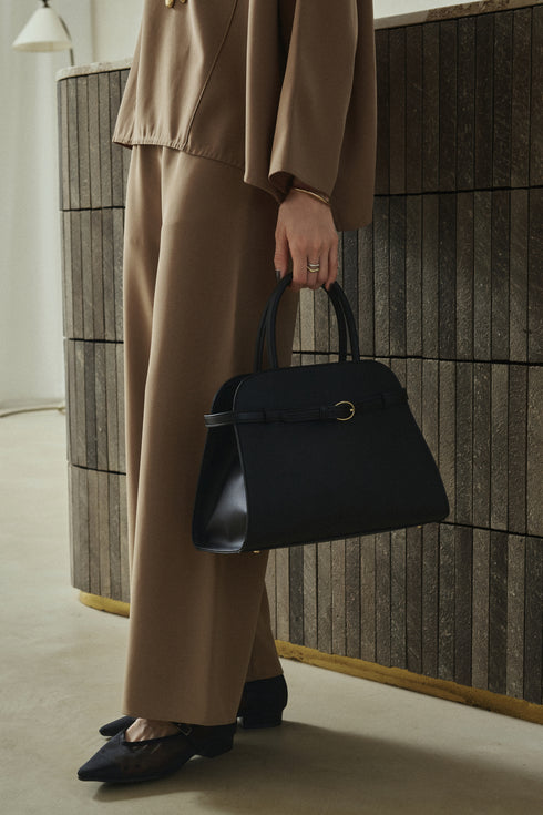 Apple 2Way Half-moon Boston Bag