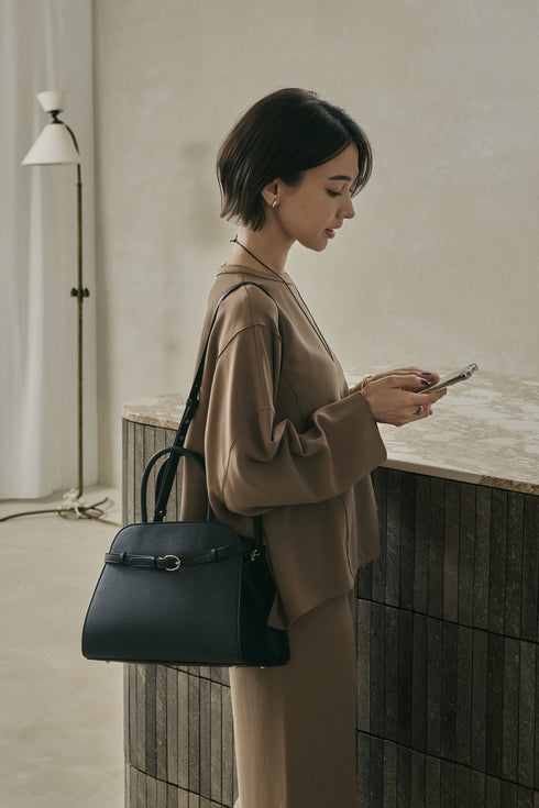 Apple 2Way Half-moon Boston Bag