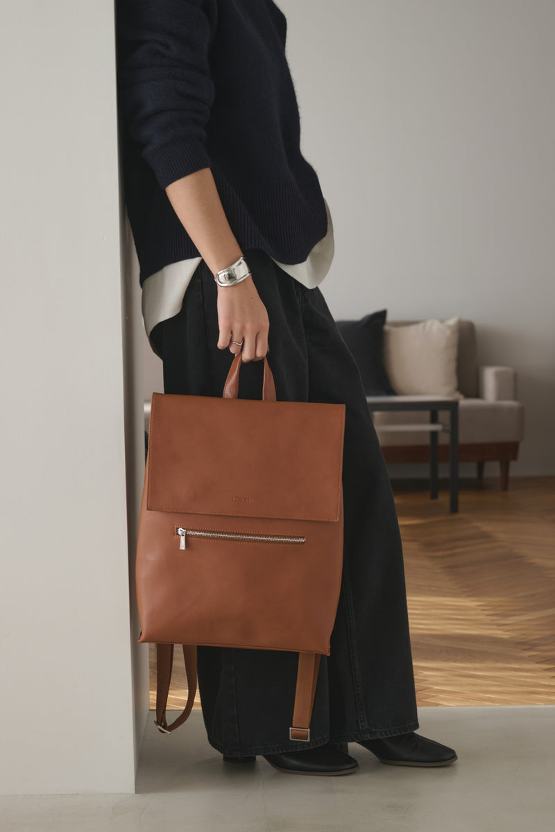 国産アップルレザー製リュックサック「Apple Square Rucksack