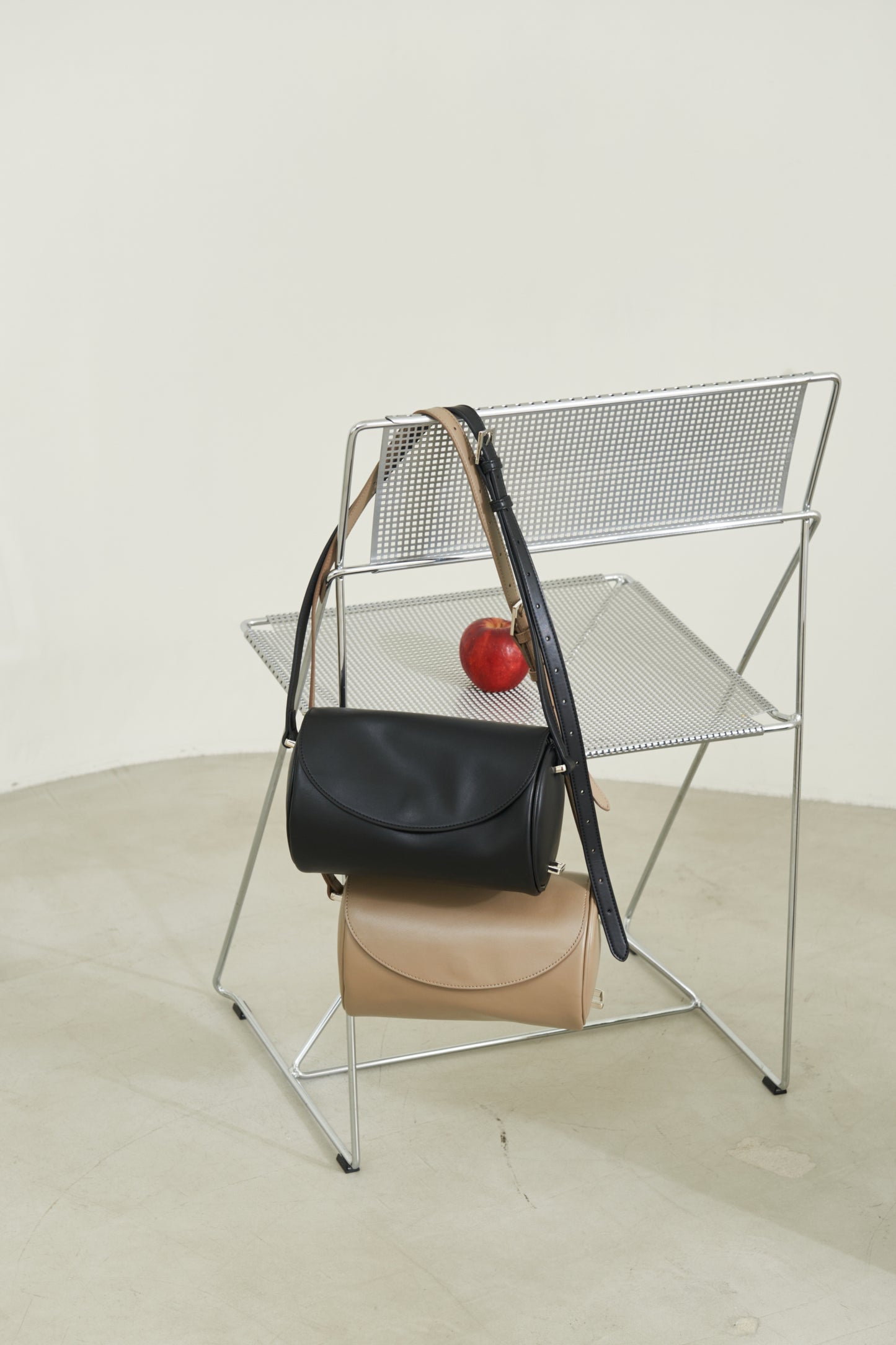 Apple 2Way Half-moon Bag