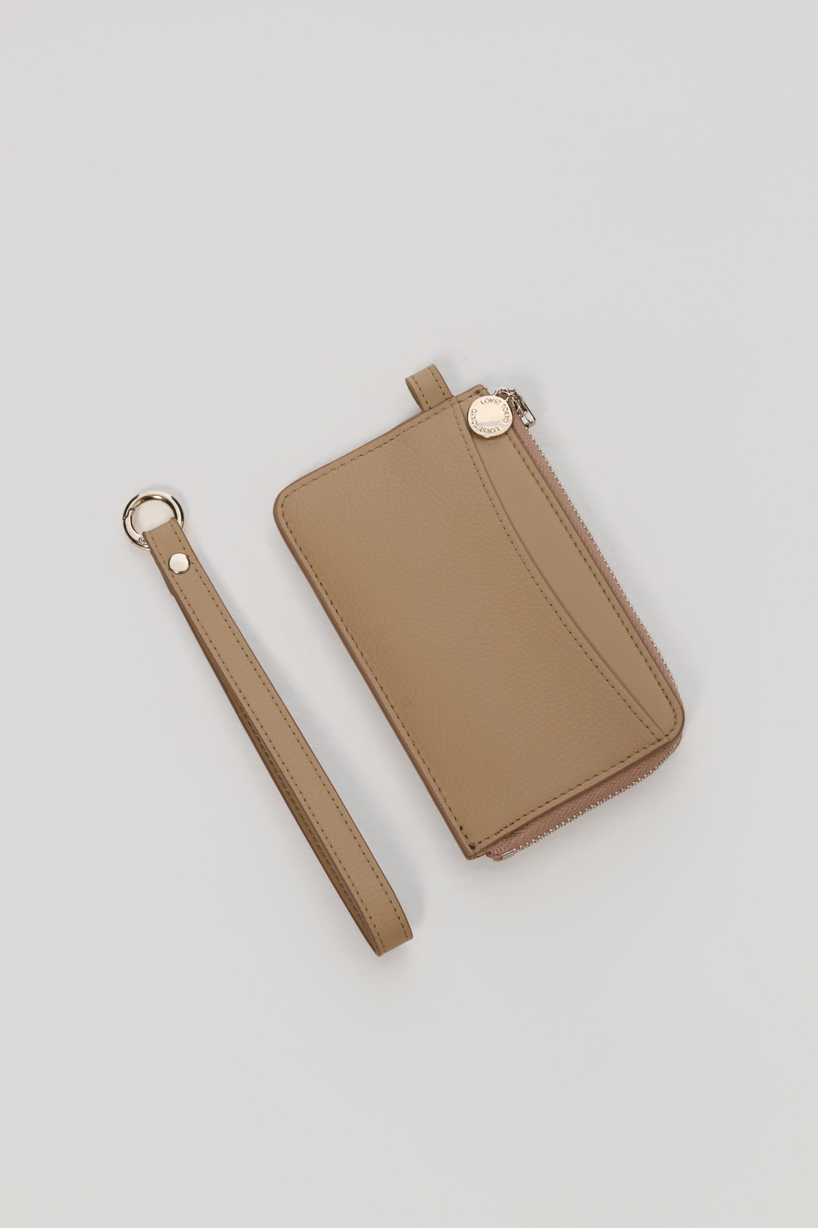 アップルレザー製フラグメントケース「Apple Multi Wallet」 | LOVST