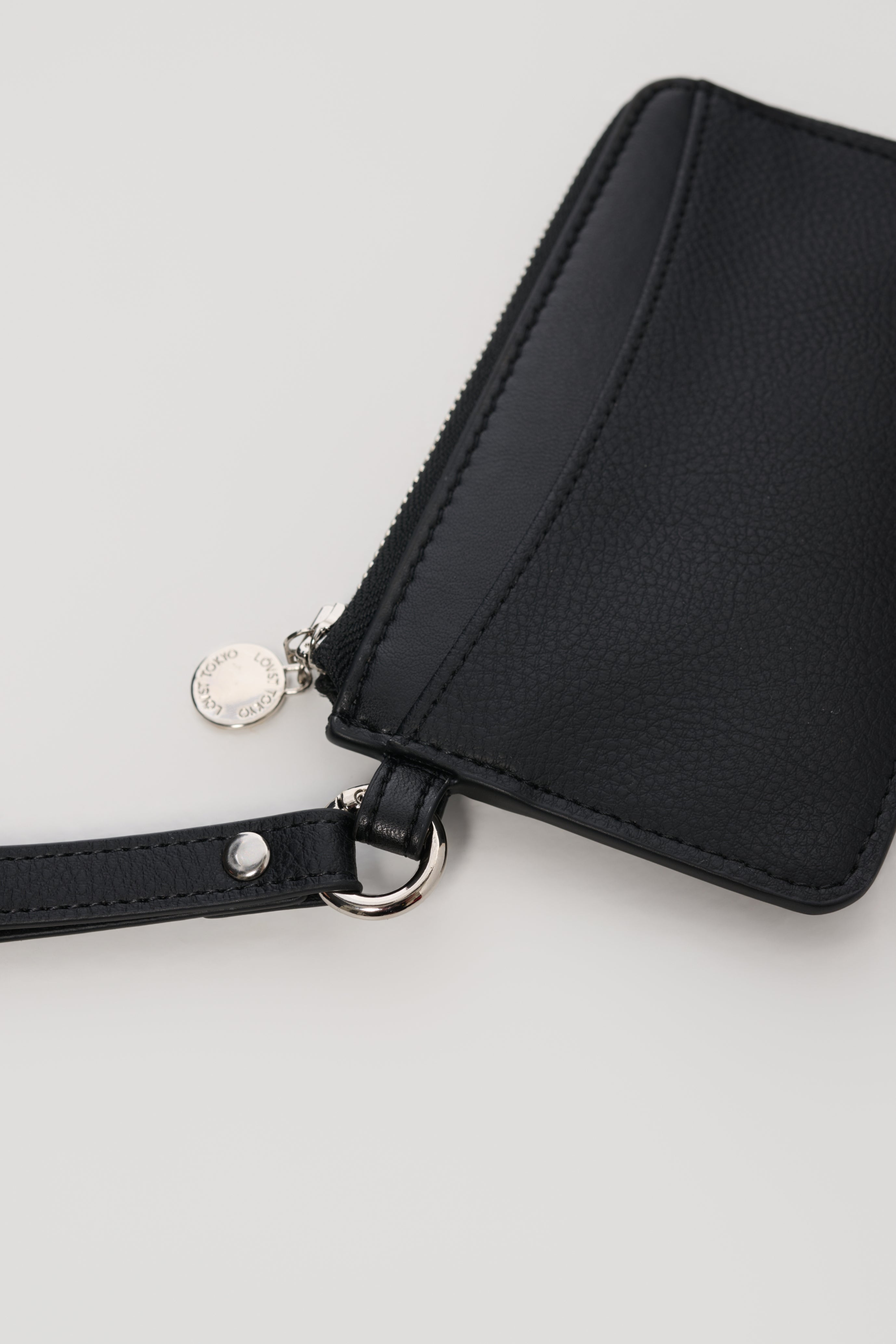 アップルレザー製フラグメントケース「Apple Multi Wallet」 | LOVST