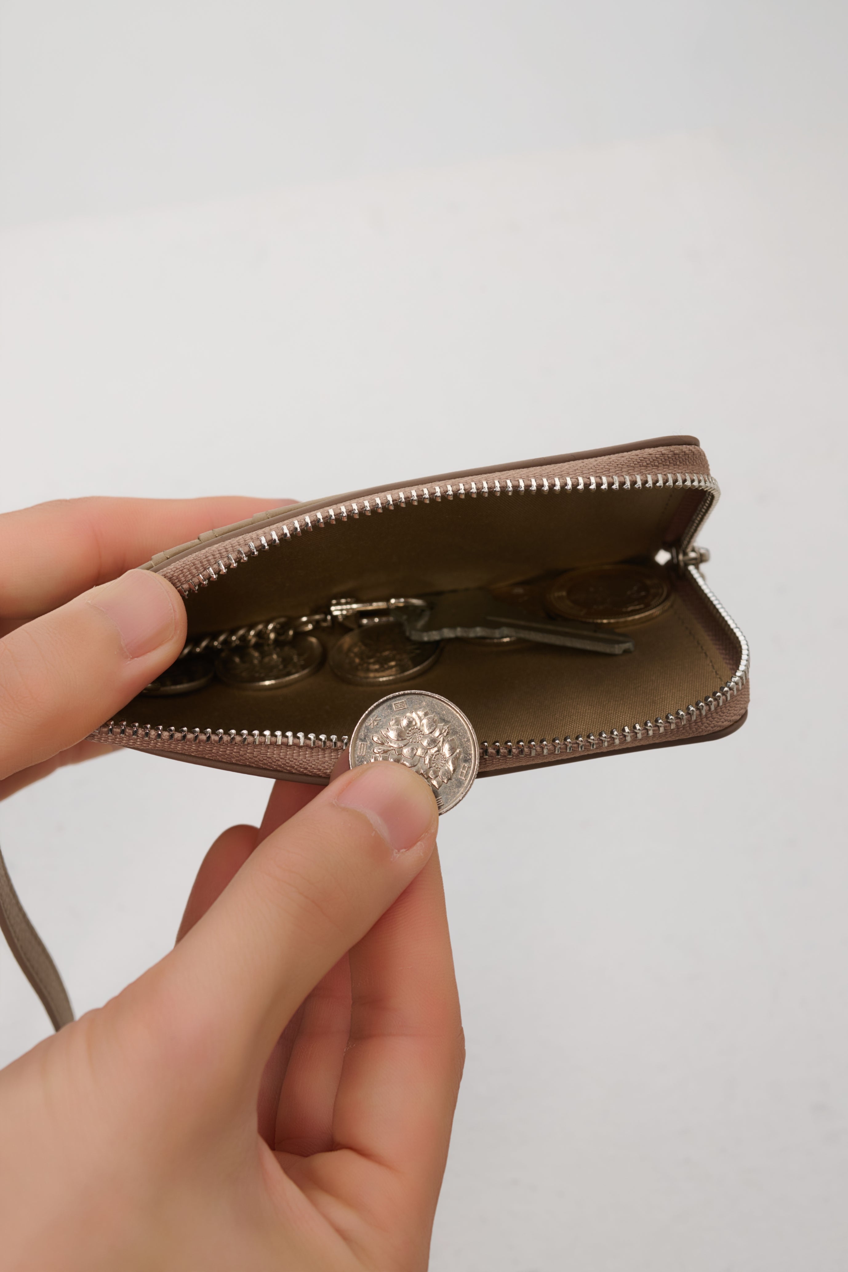 アップルレザー製フラグメントケース「Apple Multi Wallet」 | LOVST