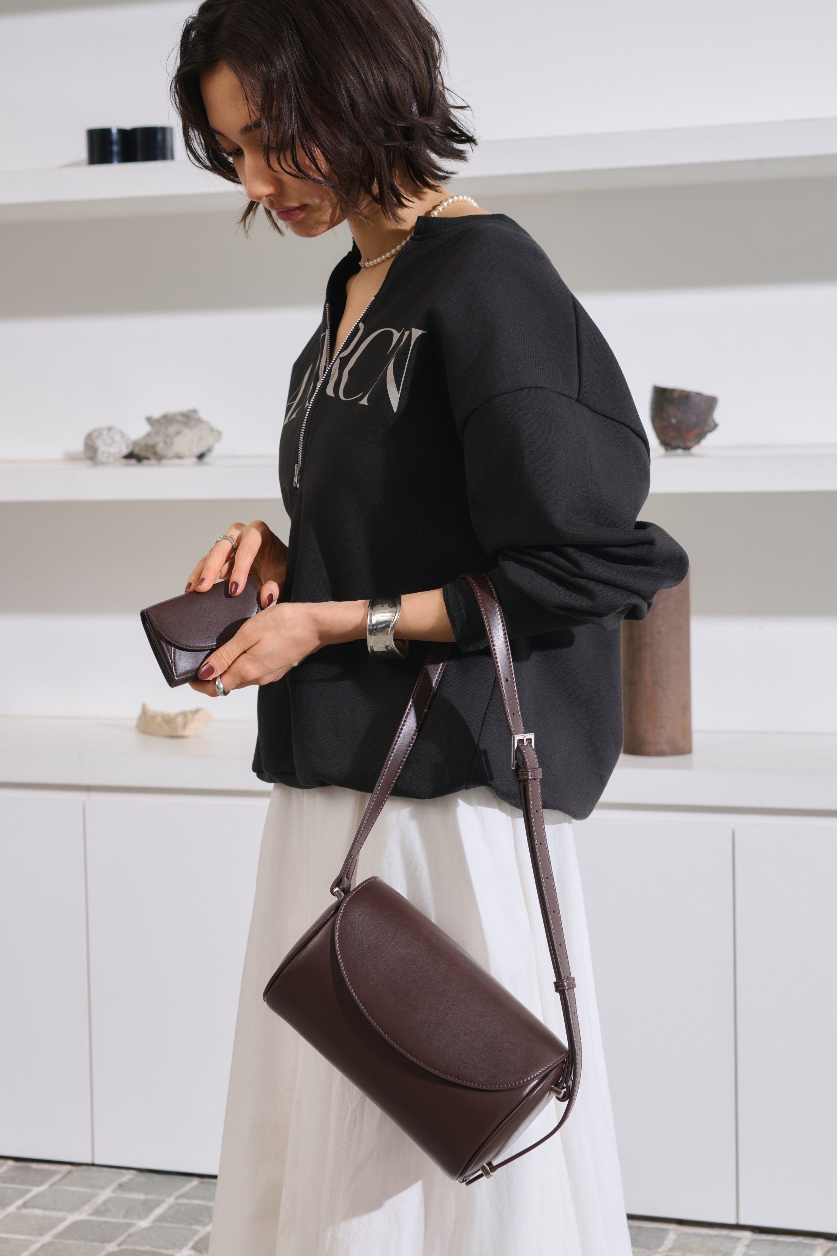 アップルレザー製コンパクトウォレット財布 「Apple Half-moon Wallet