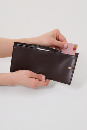 アップルレザー製コンパクトウォレット財布 「Apple Half-moon Wallet