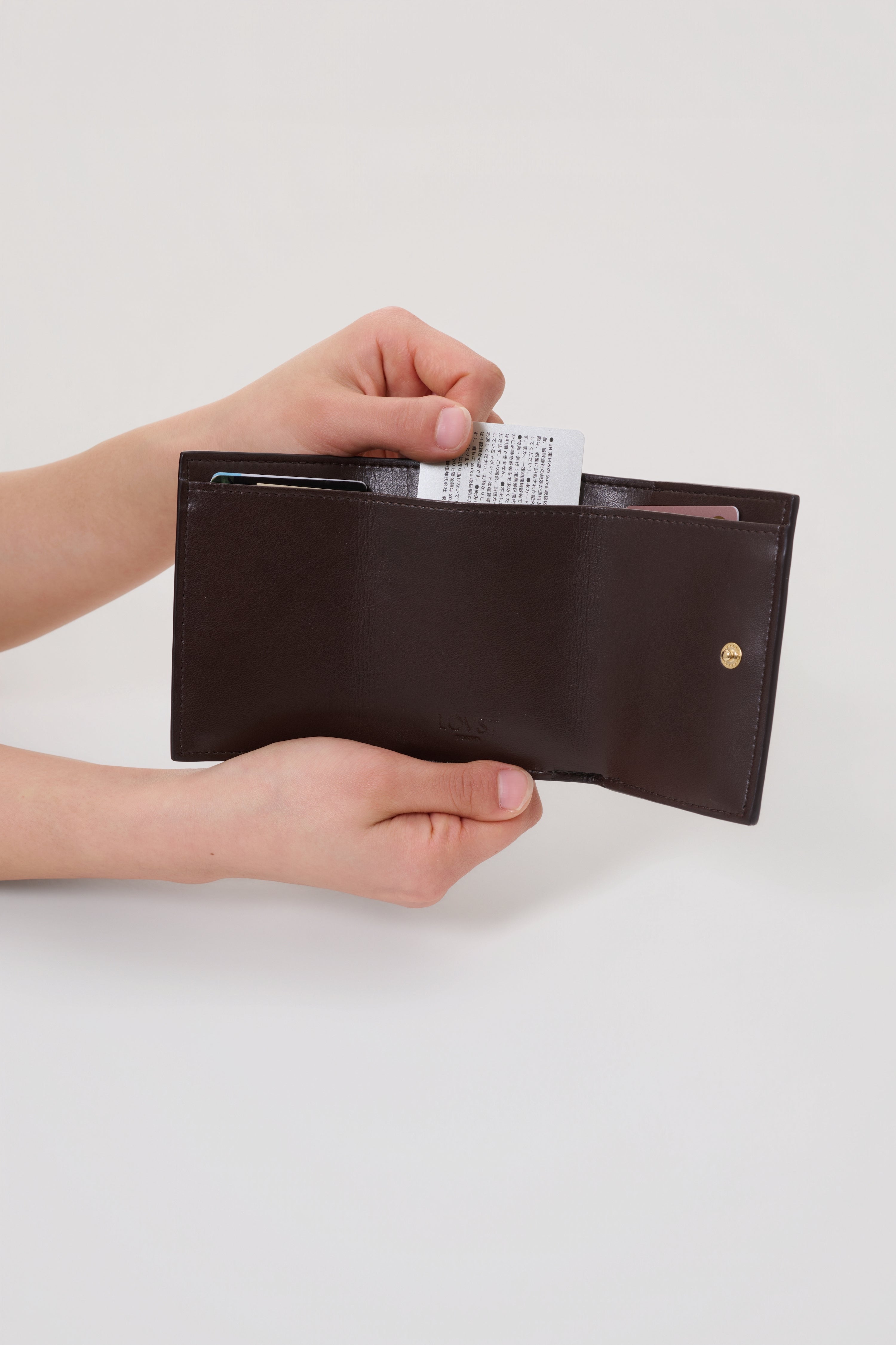 アップルレザー製コンパクトウォレット財布 「Apple Half-moon Wallet