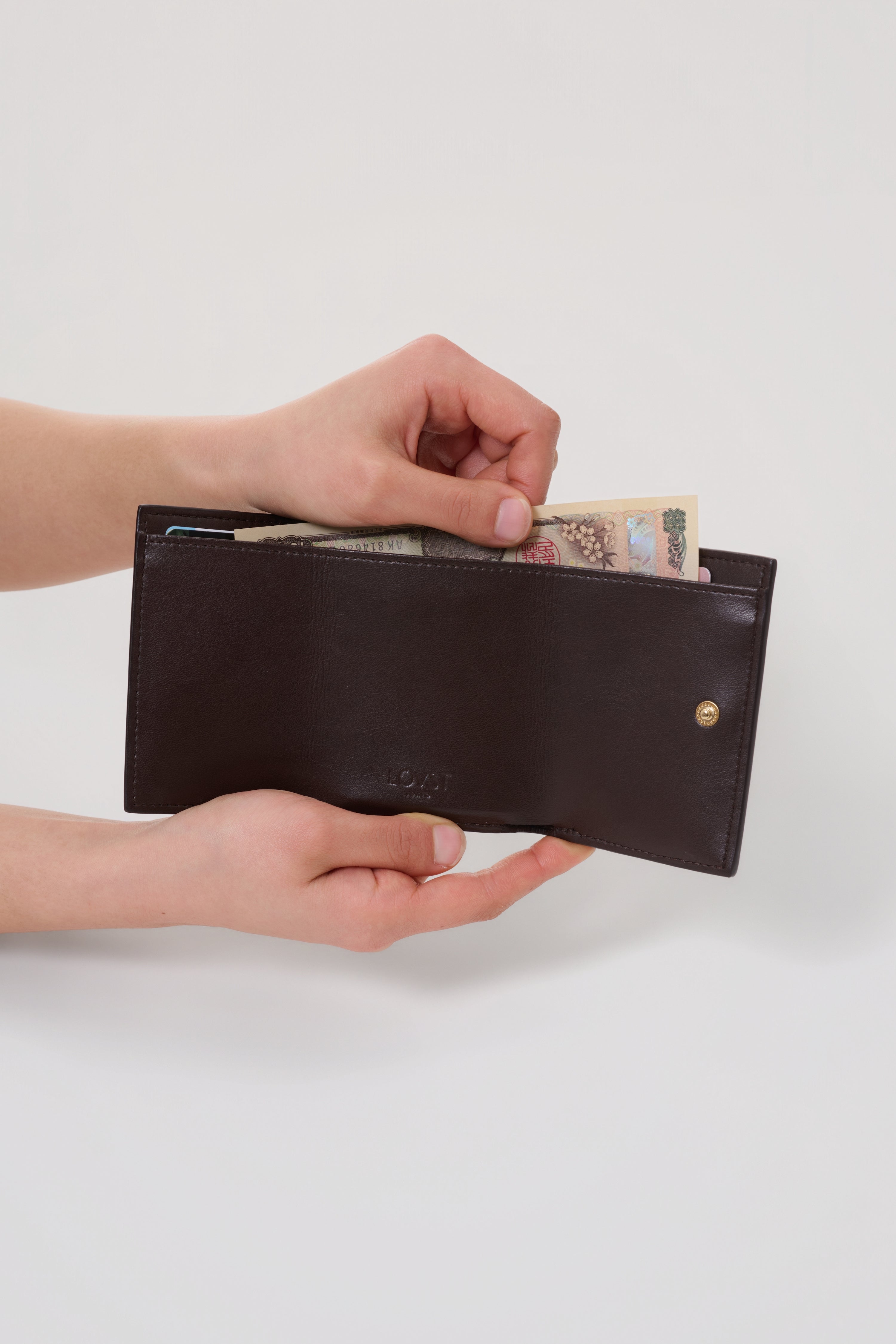 アップルレザー製コンパクトウォレット財布 「Apple Half-moon Wallet
