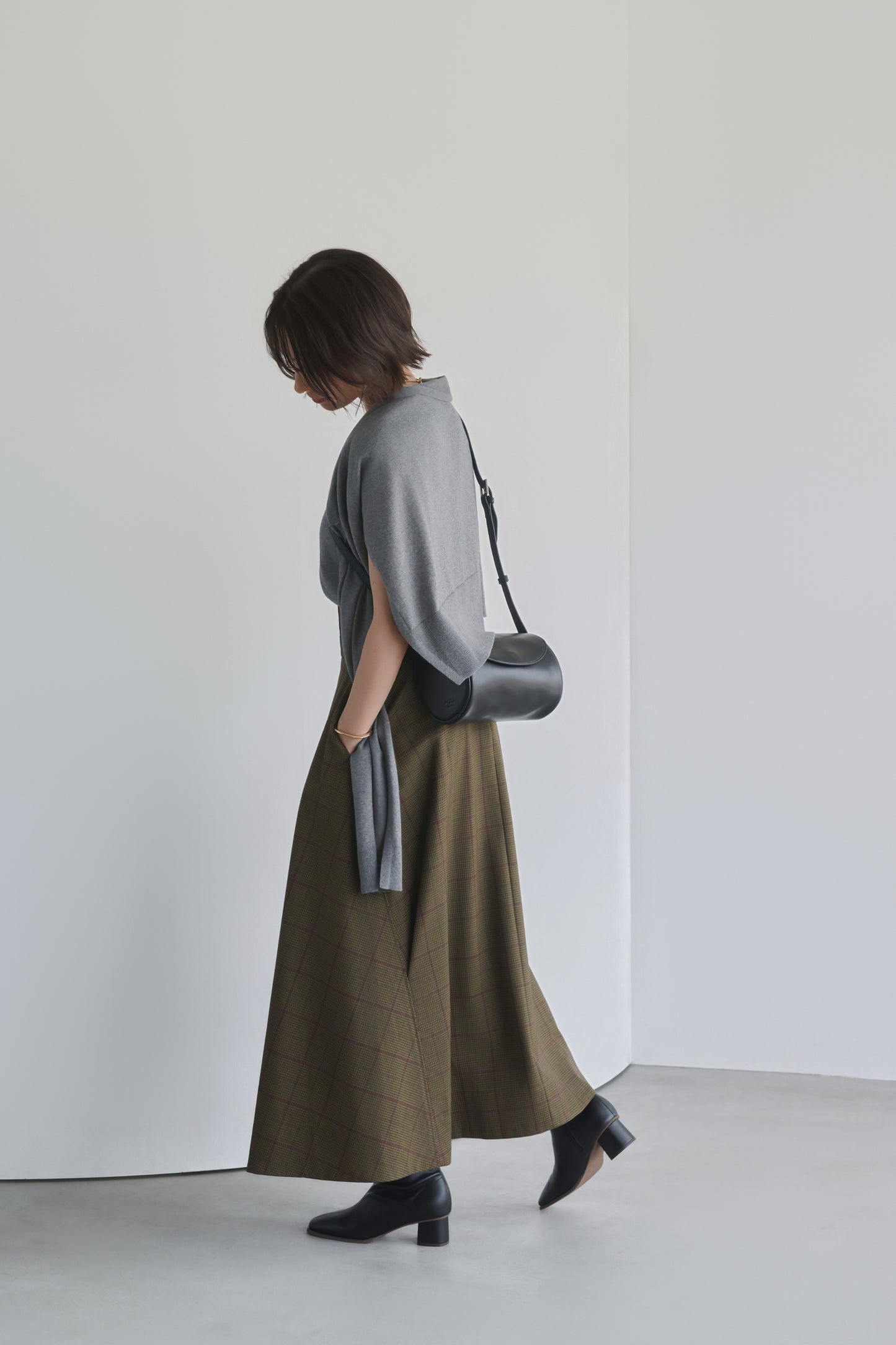 Apple 2Way Half-moon Bag