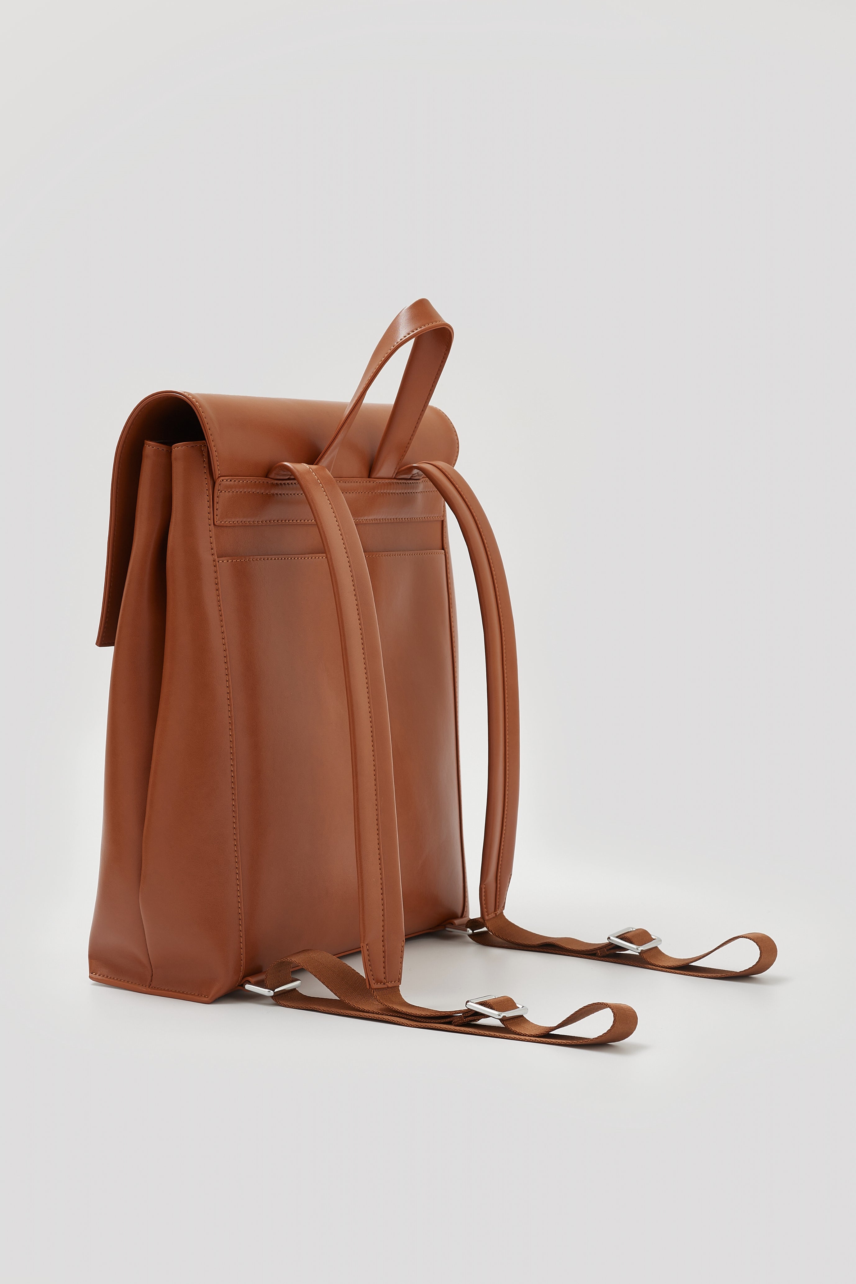 国産アップルレザー製リュックサック「Apple Square Rucksack