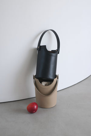 【LEE 4月号掲載】Apple Multi Way Half-moon Bag