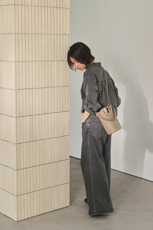 【LEE 4月号掲載】Apple Multi Way Half-moon Bag