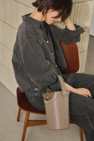 【LEE 4月号掲載】Apple Multi Way Half-moon Bag