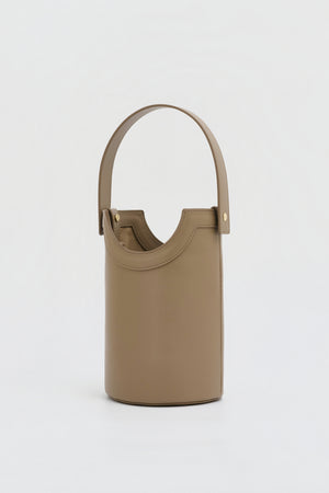 【LEE 4月号掲載】Apple Multi Way Half-moon Bag