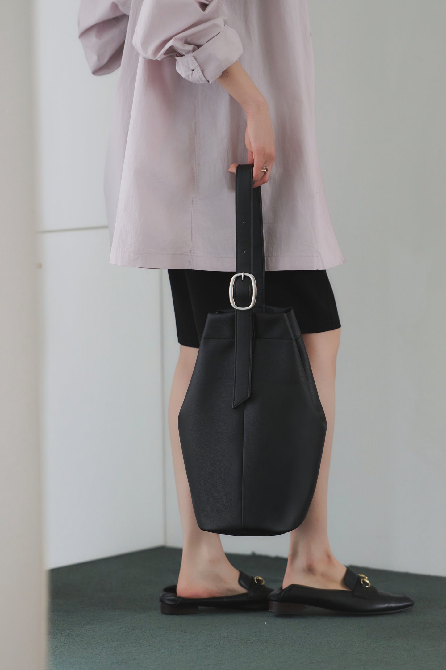 Apple 2-Way Tote Bag