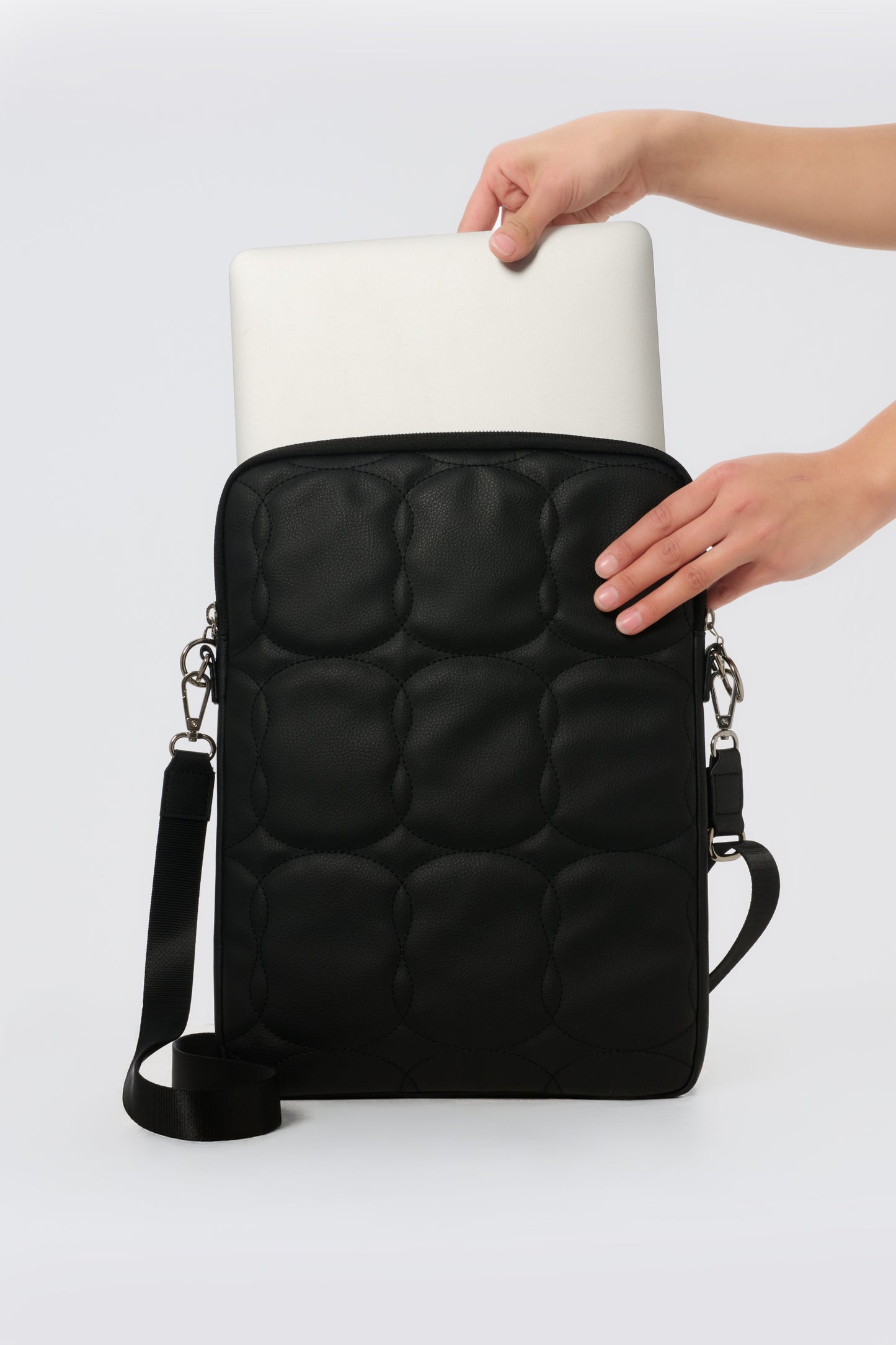 Apple 2Way Quilting Laptop Bag