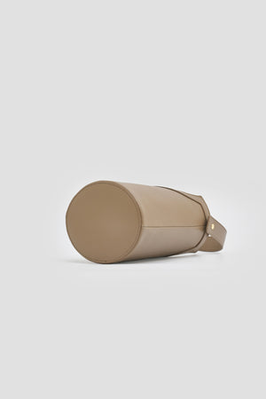 【LEE 4月号掲載】Apple Multi Way Half-moon Bag