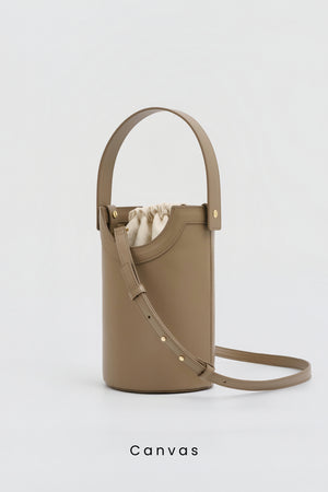 【LEE 4月号掲載】Apple Multi Way Half-moon Bag