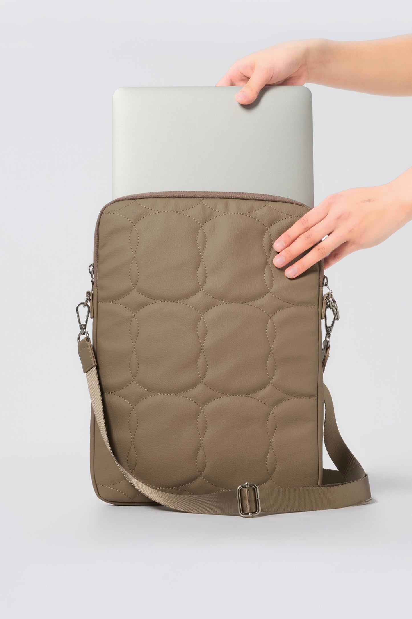 Apple 2Way Quilting Laptop Bag