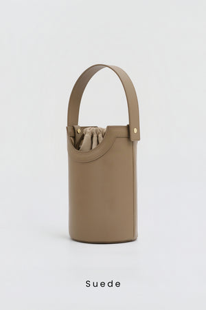 【LEE 4月号掲載】Apple Multi Way Half-moon Bag