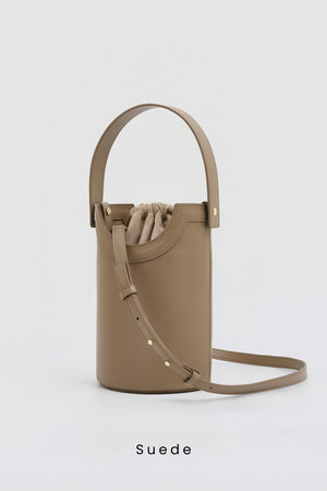【LEE 4月号掲載】Apple Multi Way Half-moon Bag