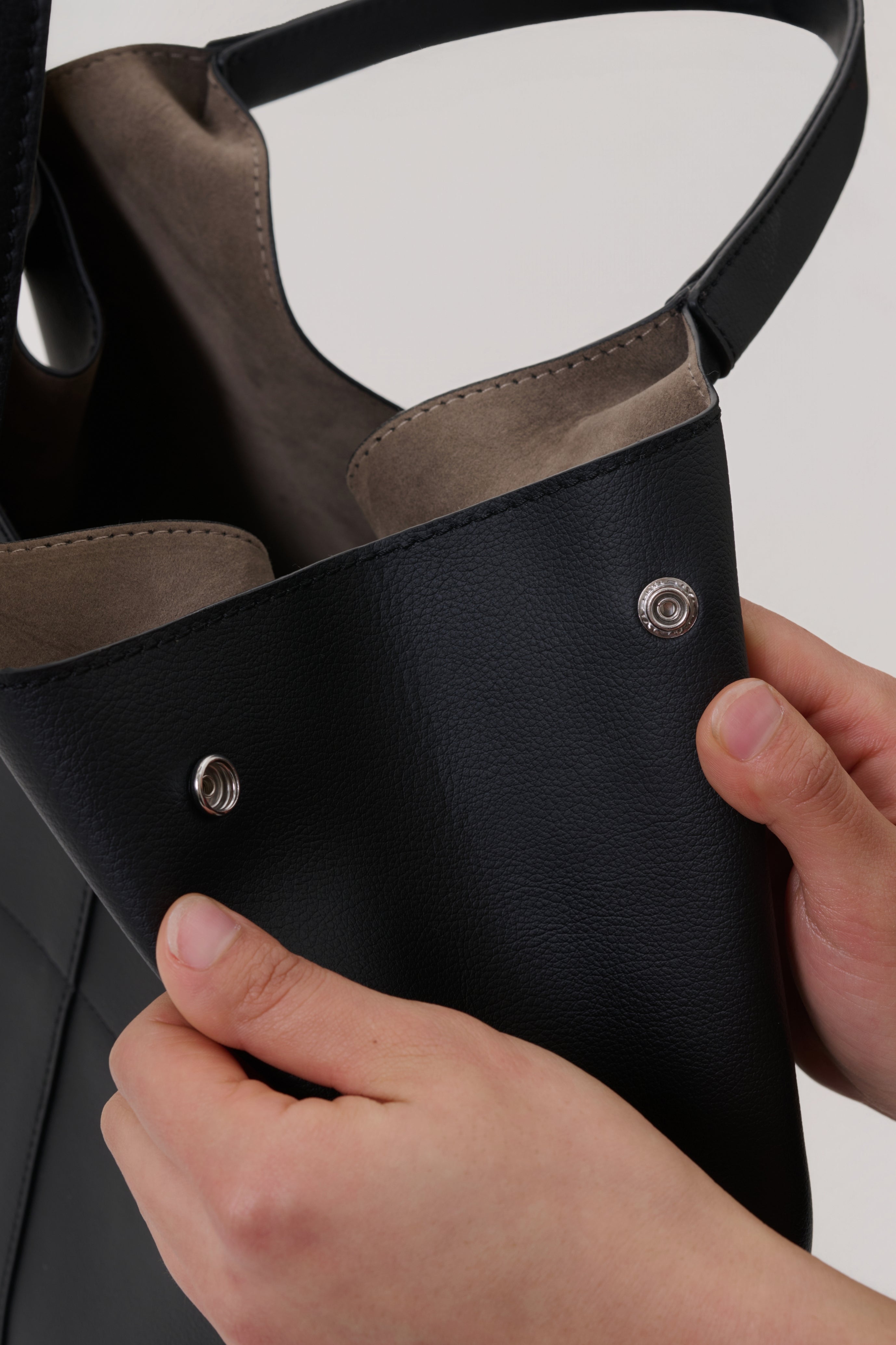 Grape Vine Tote Bag | LOVST TOKYO, グレープレザー, ヴィーガン