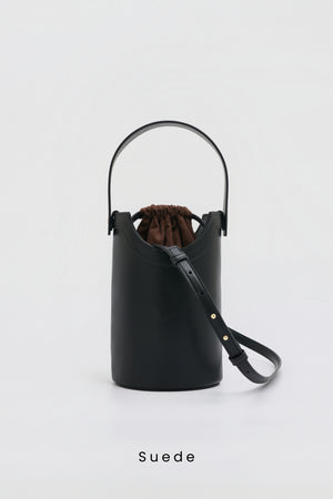 【LEE 4月号掲載】Apple Multi Way Half-moon Bag
