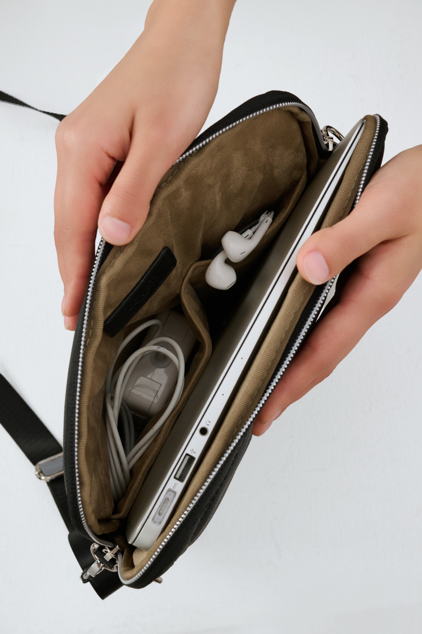 Apple 2Way Quilting Laptop Bag