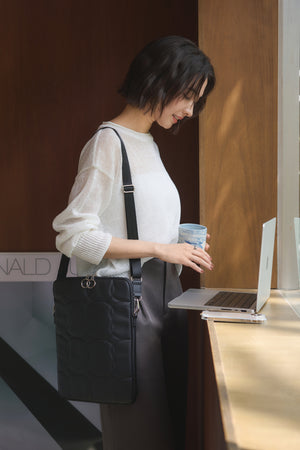 Apple 2Way Quilting Laptop Bag