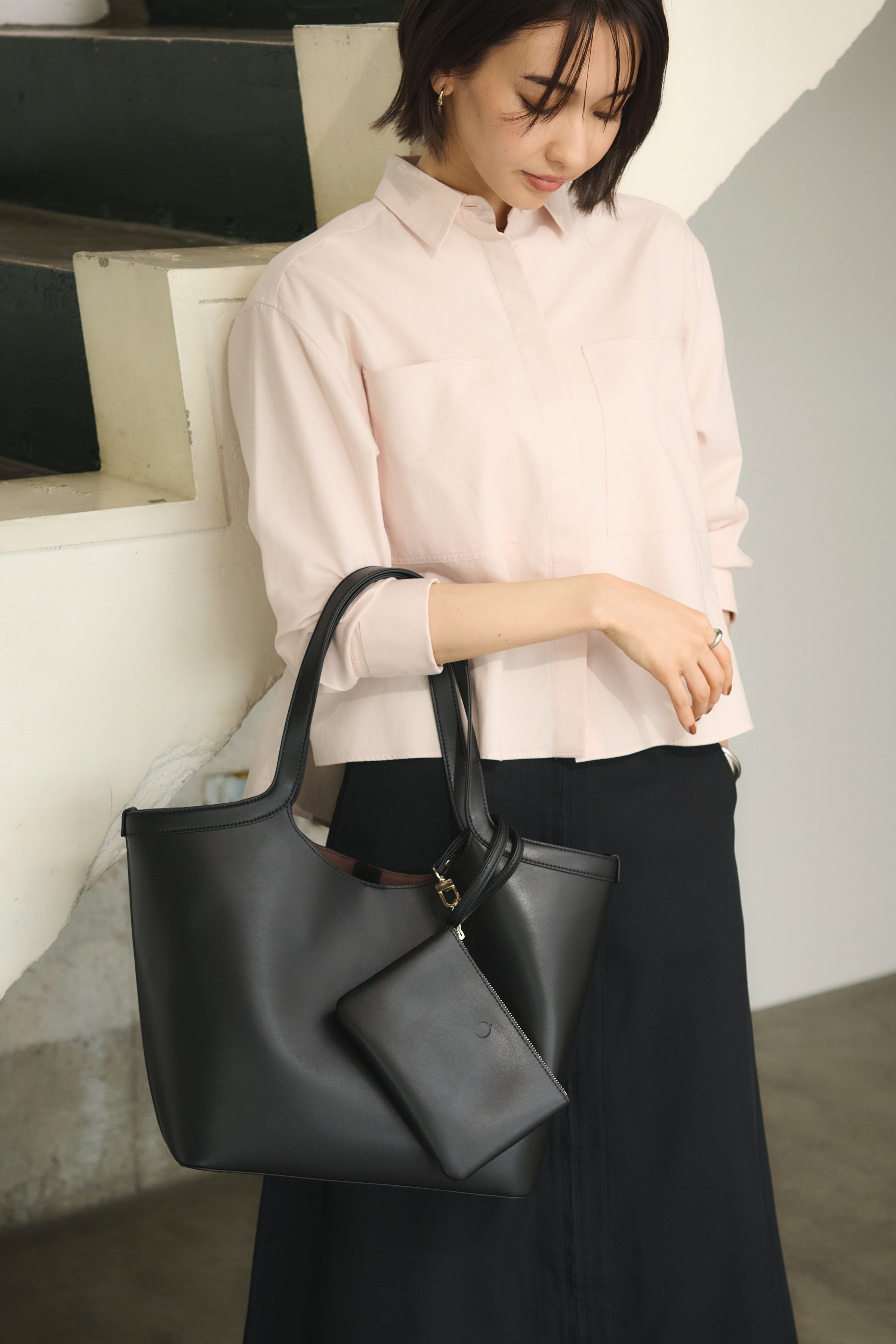 Apple Half-moon Tote Bag | 大人の上品ヴィーガンレザートート