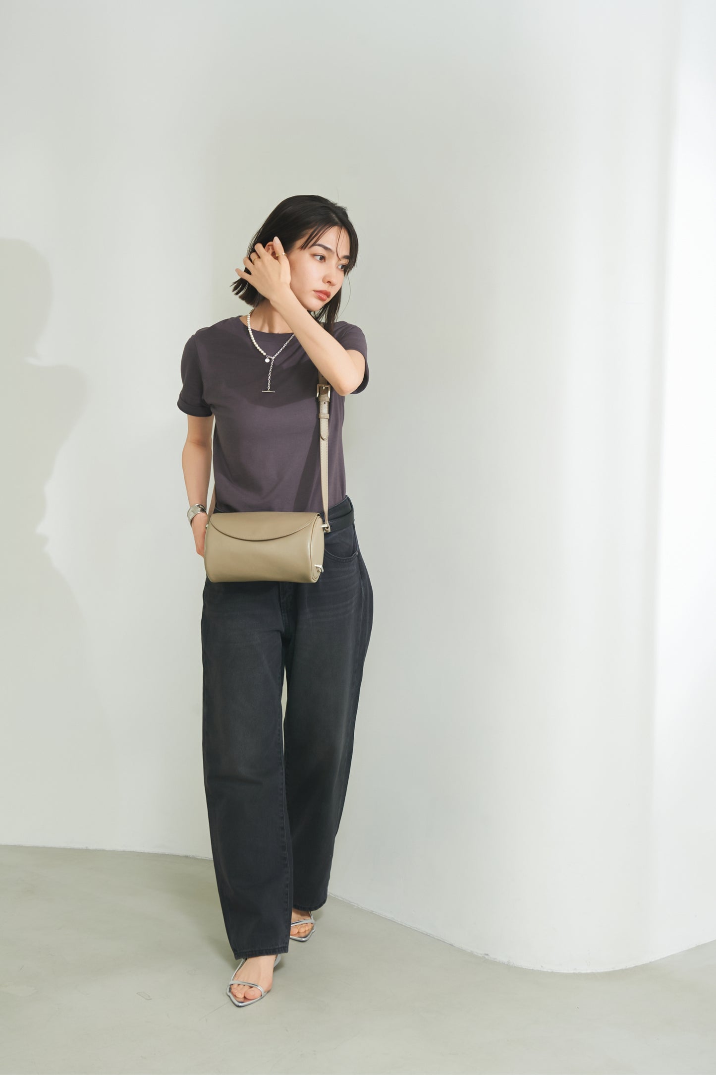 Apple 2Way Half-moon Bag