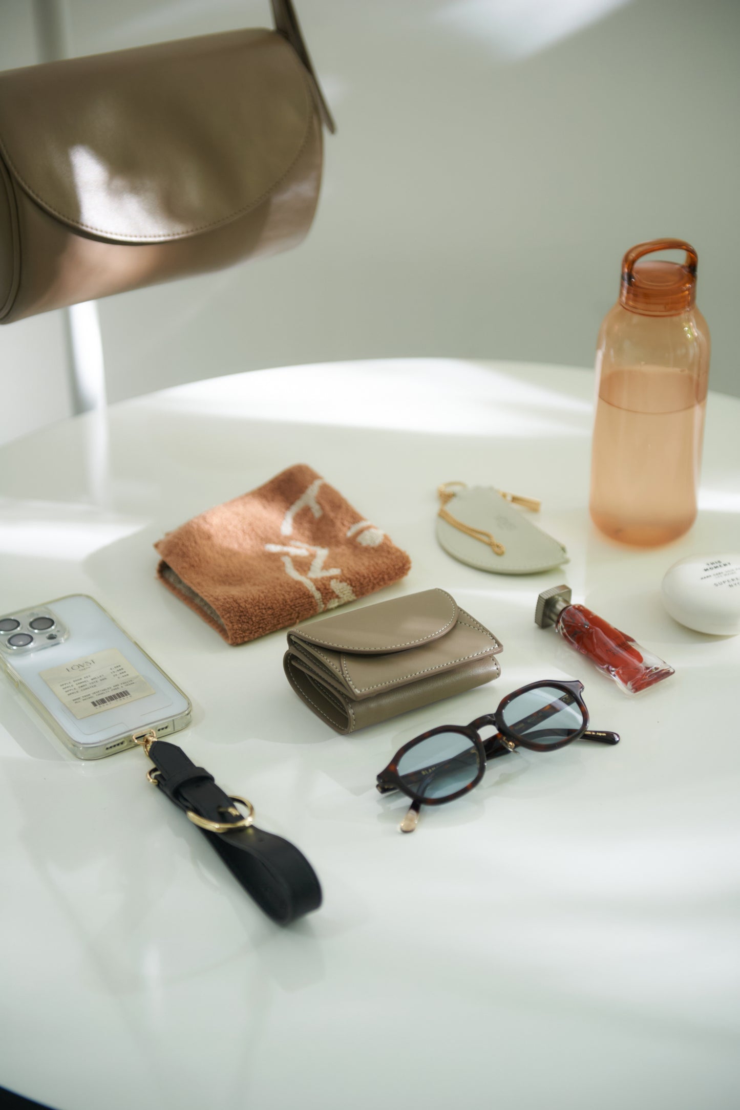 Apple 2Way Half-moon Bag