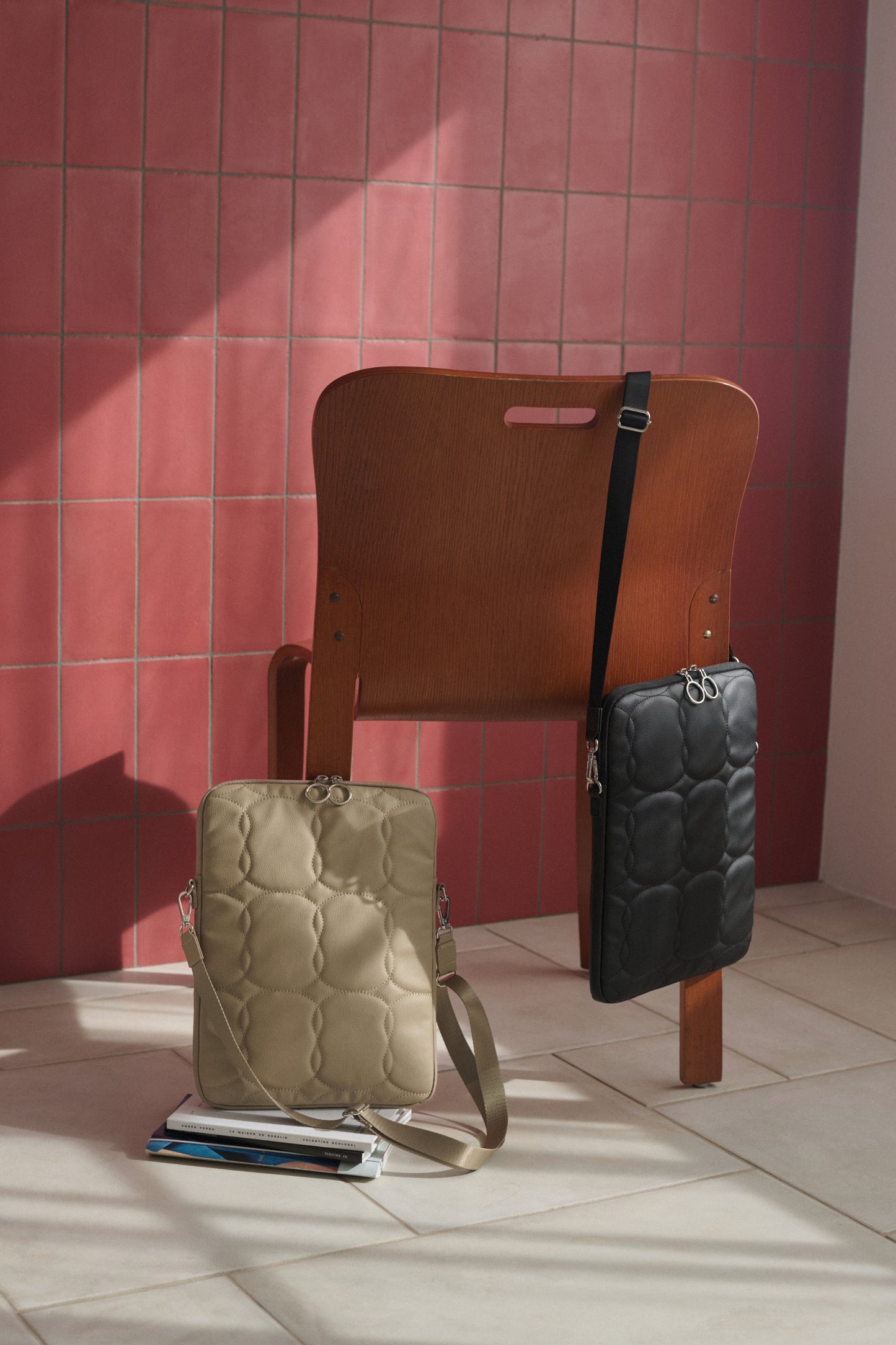 Apple 2Way Quilting Laptop Bag