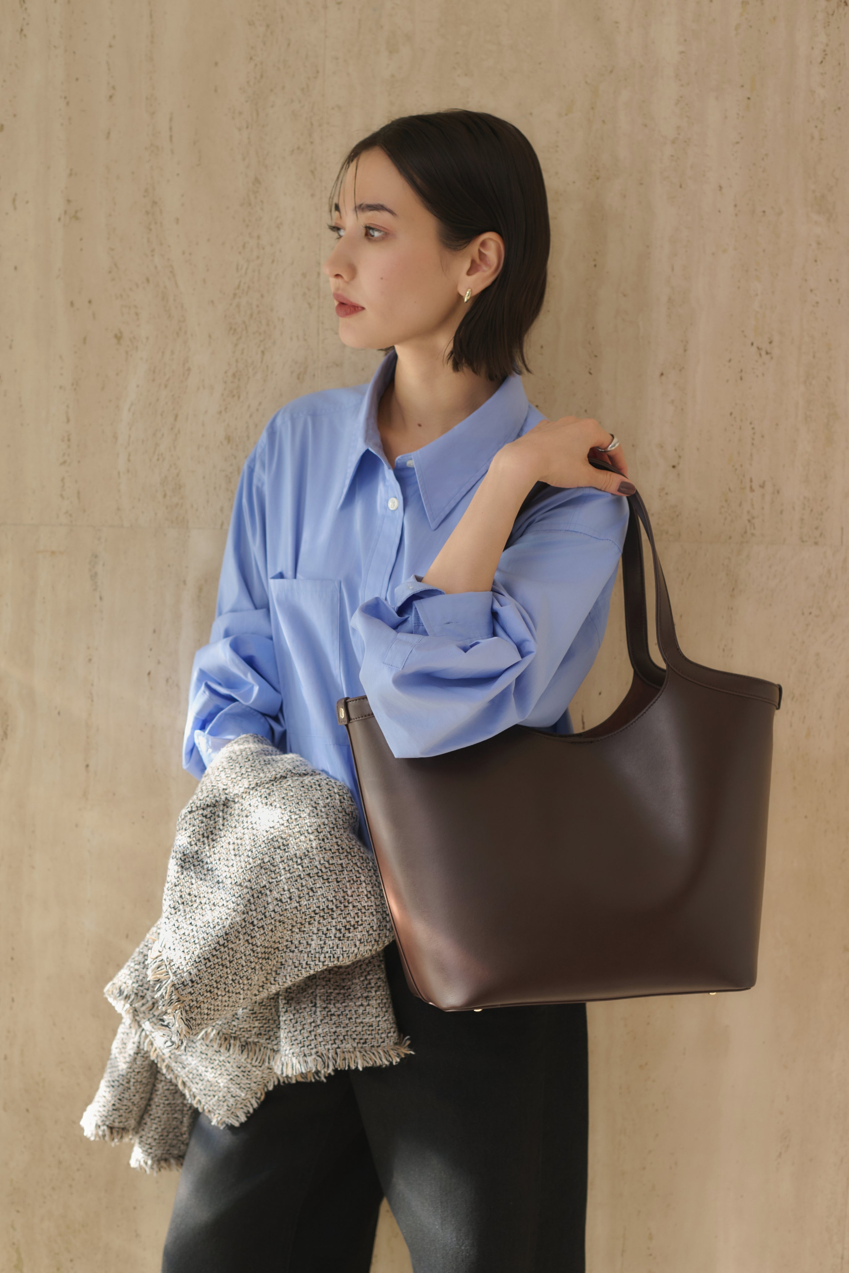 Apple Half-moon Tote Bag | 大人の上品ヴィーガンレザートート