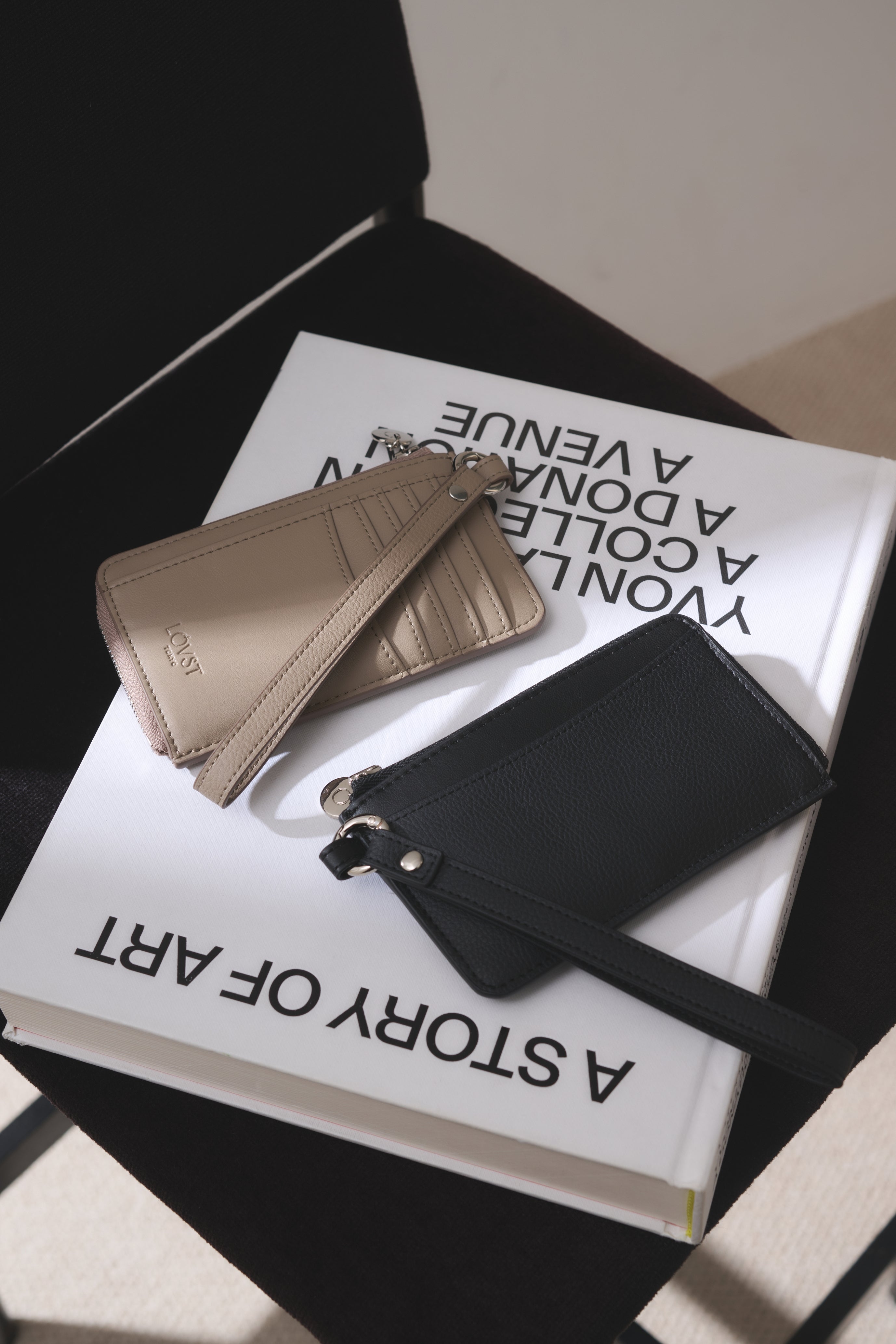 アップルレザー製フラグメントケース「Apple Multi Wallet」 | LOVST