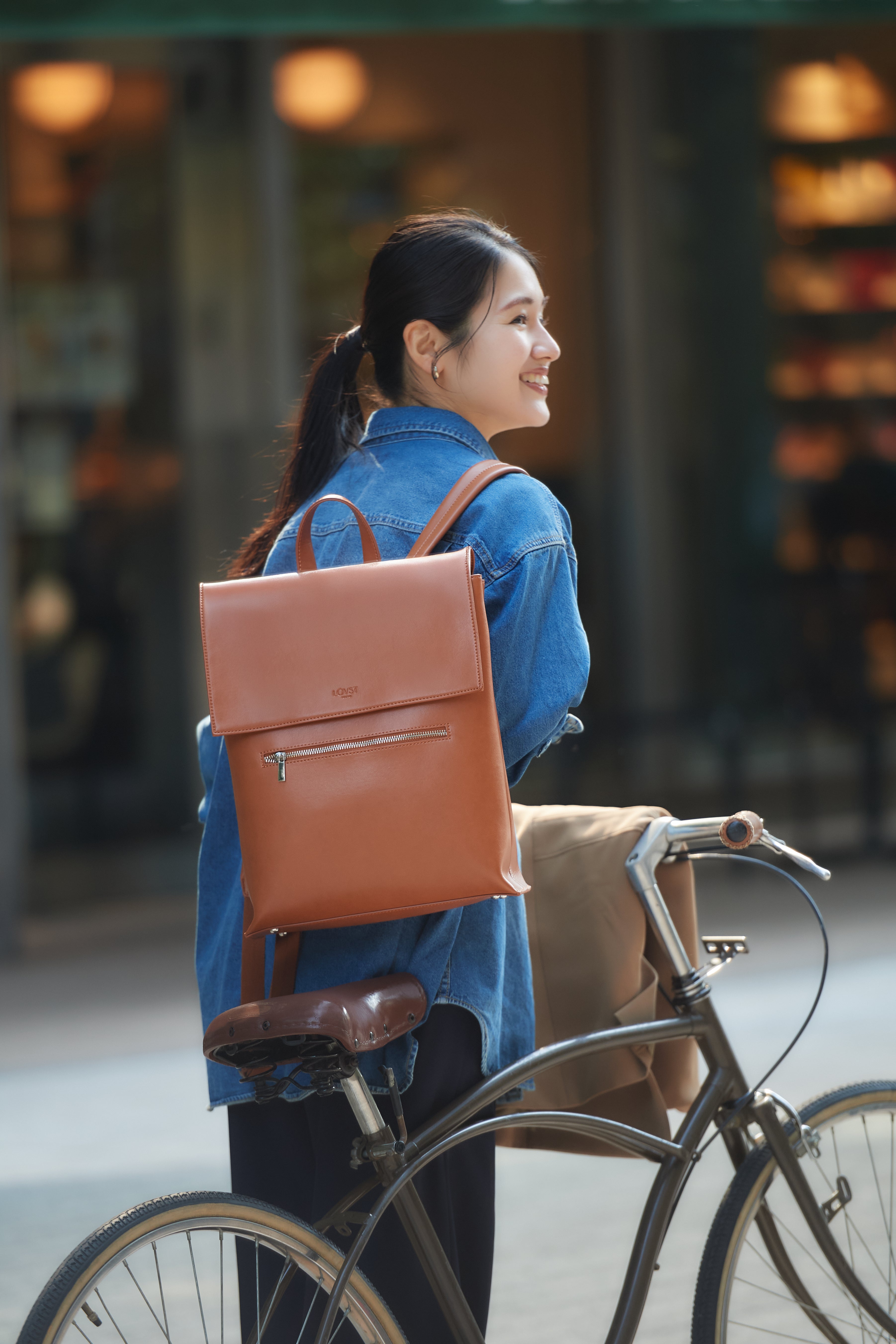 国産アップルレザー製リュックサック「Apple Square Rucksack」 | LOVST TOKYO, アップルレザー, ヴィーガンレザー,  ビーガンレザー,リュックサック, バックパック, サステナブルバッグ